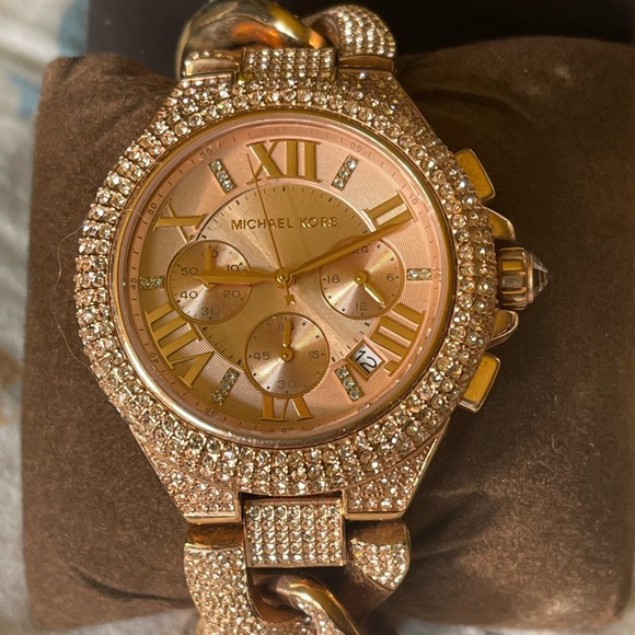 Micheal kors Crystal watch - Picture 1 of 3